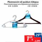 Plastmassist või puidust riidepuu
