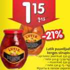 Lutik puuviljad kerges siirupis