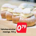 Булочка со взбитыми сливками с джемом, 100 г